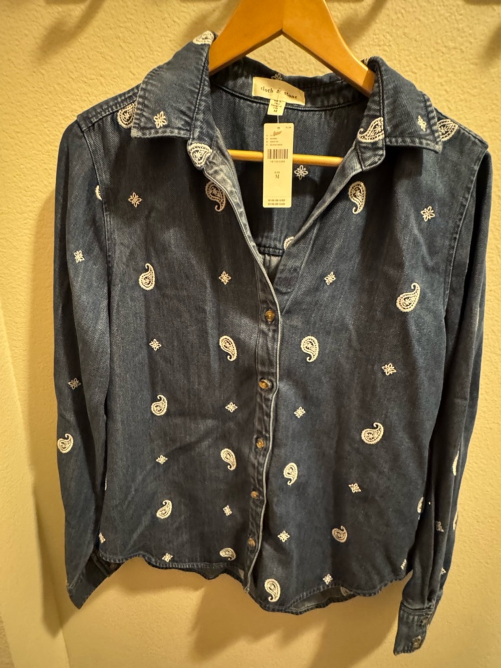 Anthropologie Cloth & Stone Denim Shirt Paisley print NWT Sz Medium - Picture 3 of 9